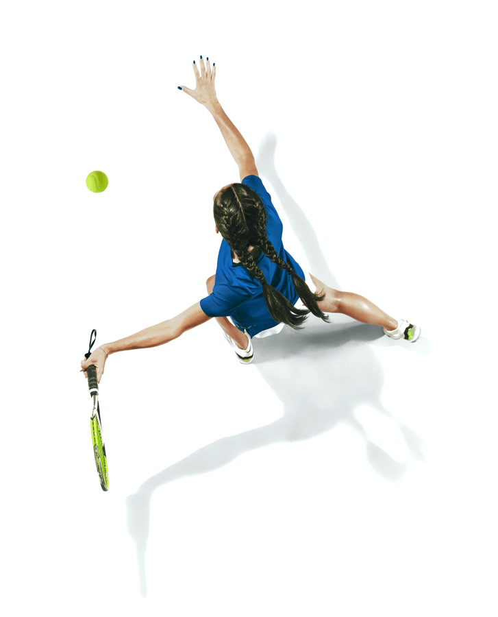 Campi da Padel Indoor Milano - Donna che gioca a Padel