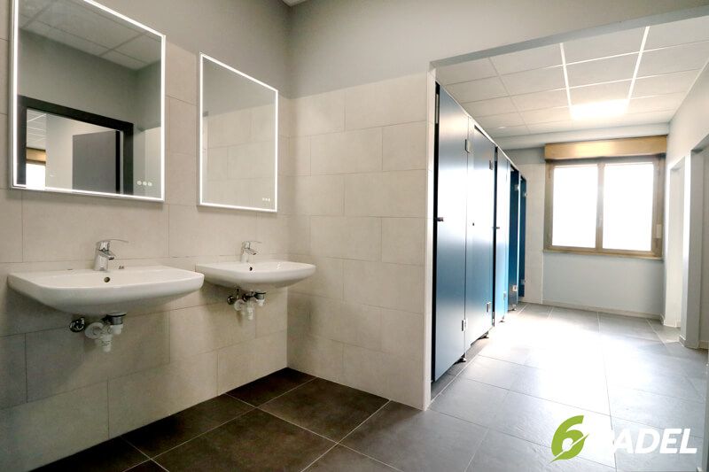 Campi da Padel Indoor Milano - Docce per uomini, donne e disabili
